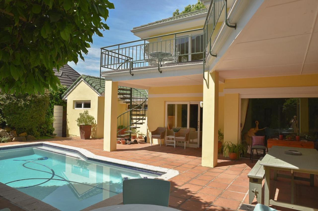 On Pinewood Guest House كيب تاون المظهر الخارجي الصورة