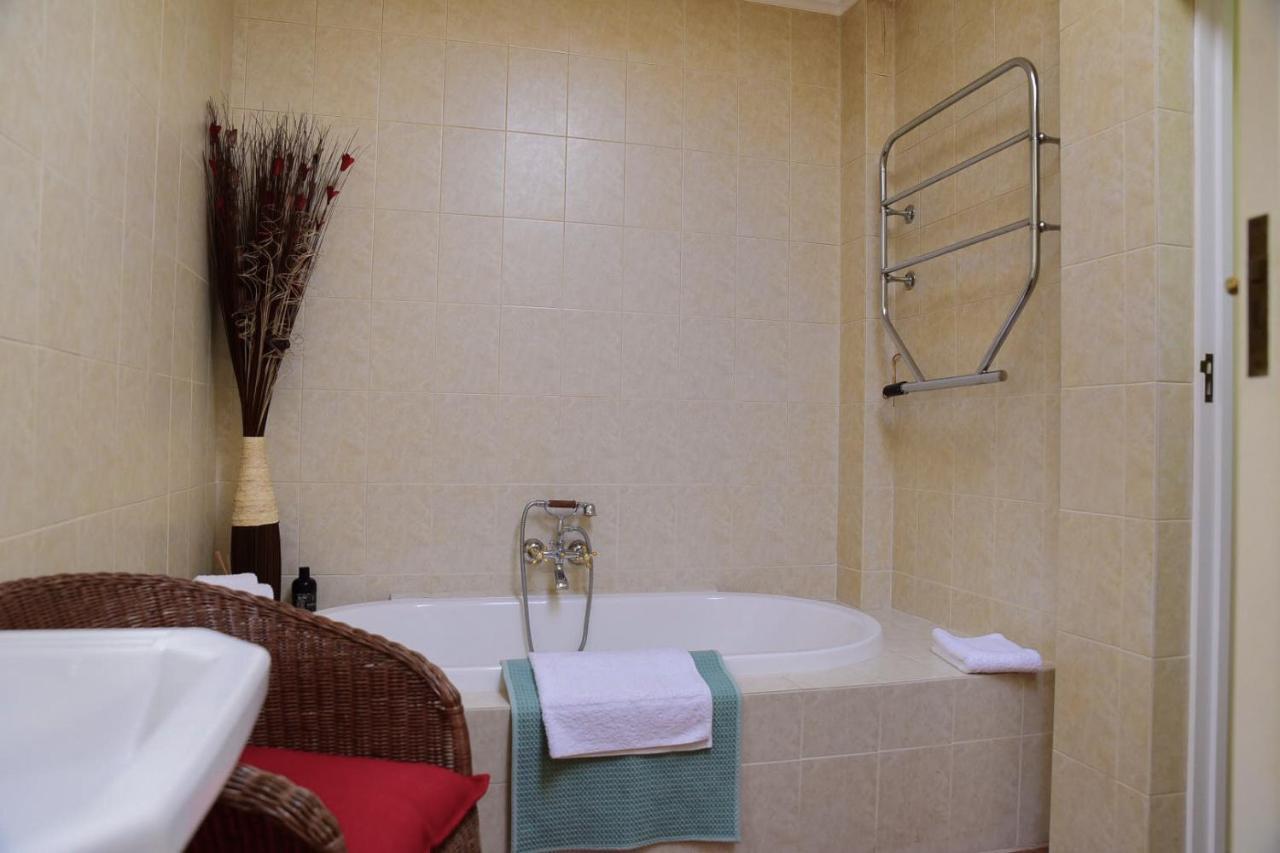 On Pinewood Guest House كيب تاون المظهر الخارجي الصورة