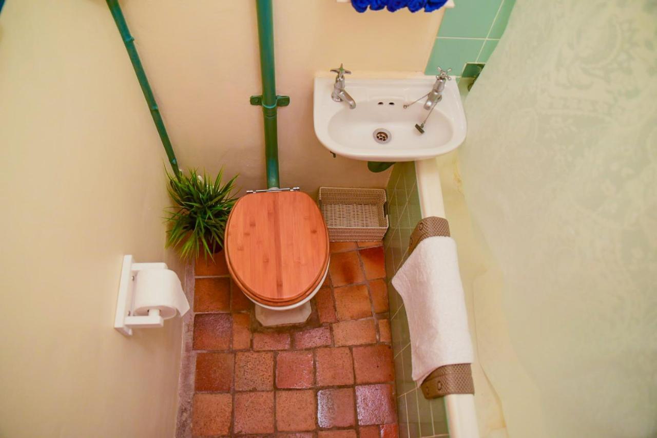 On Pinewood Guest House كيب تاون المظهر الخارجي الصورة